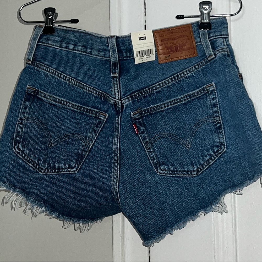 NWT Levi's Women's 501 Original Shorts High Rise Button Fly - Picture 3 of 3